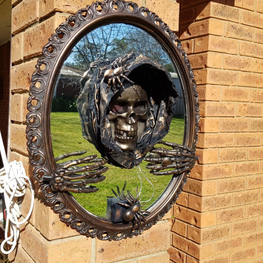 3D Halloween mirror