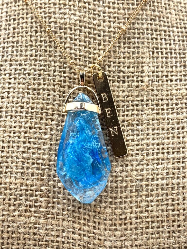 Kyber crystal necklace