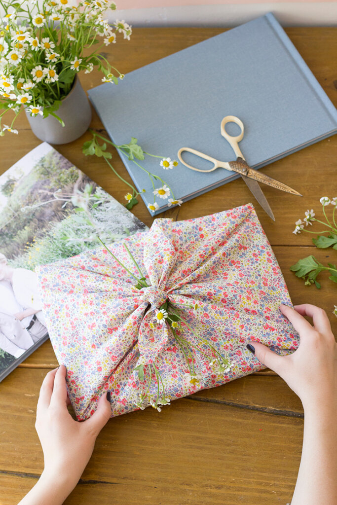 25 Fun Wedding Gift Wrapping Ideas Every Couple Will Love!