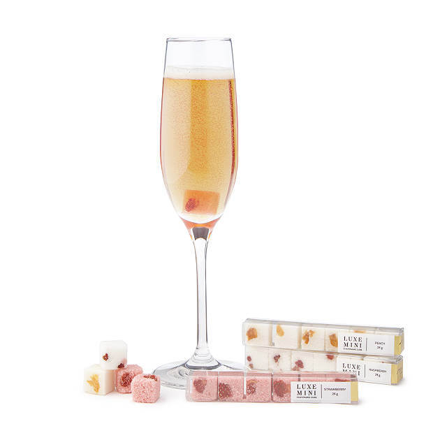 These Awesome Sugar Cubes that Instantly Turn Bubbly into Cocktails