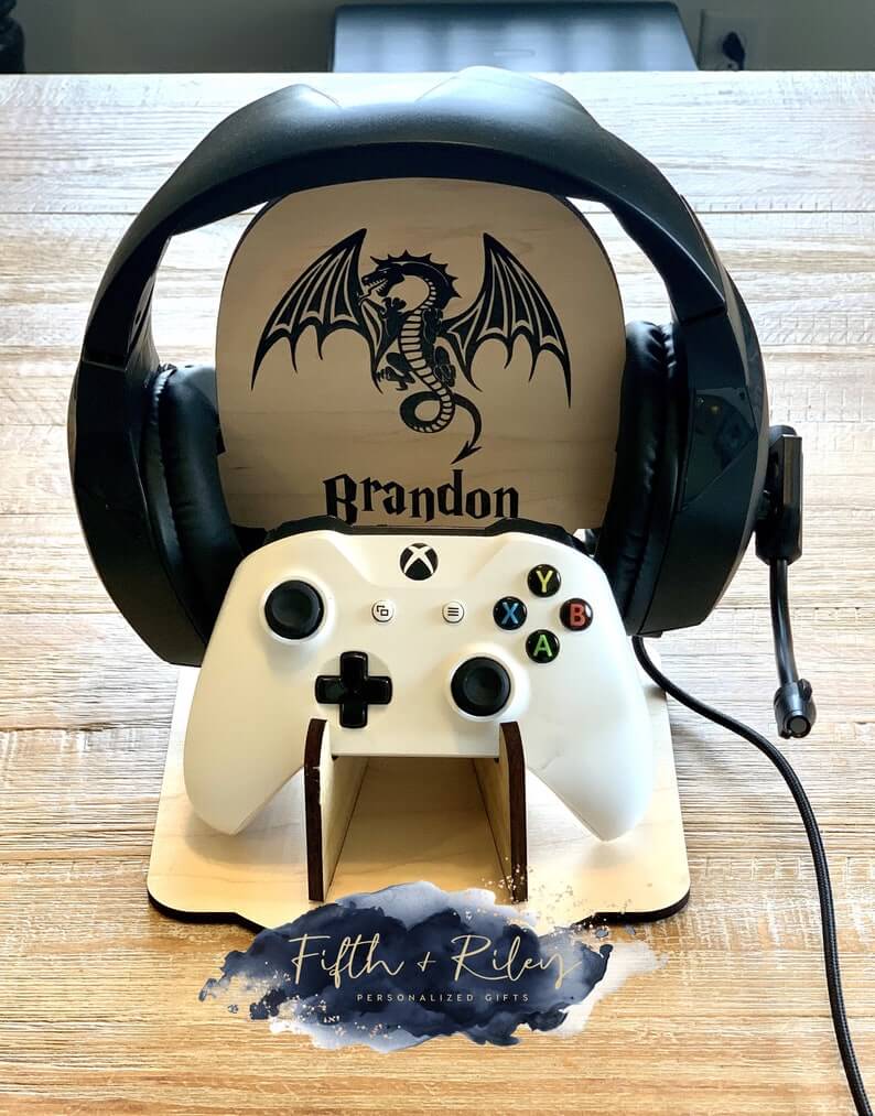 A Personalized Gaming Controller & Headset Stand
