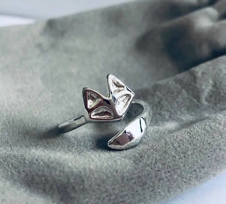 This Adjustable Silver Fox Ring